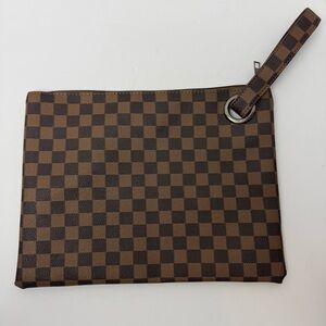 Elegant Checkered Brown Toiletry Bag